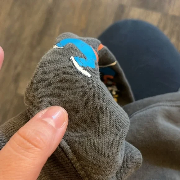 H&M Walt Disney Crewneck - Picture 8 of 8